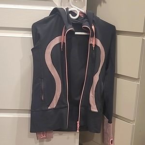Lululemon Stride Jacket Hood Grey Pink 4